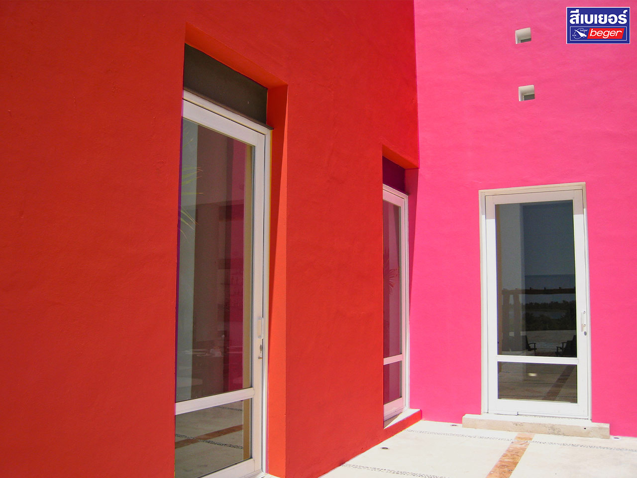 ตัวอย่างบ้านสีแดงภายนอก