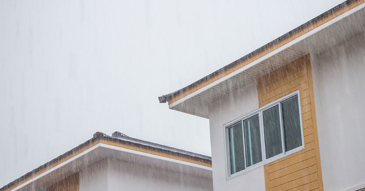 ทาสีบ้านหน้าฝนแล้วจะเกิดปัญหาจริงมั้ย? ถ้าอยากทาควรทำอย่างไร?